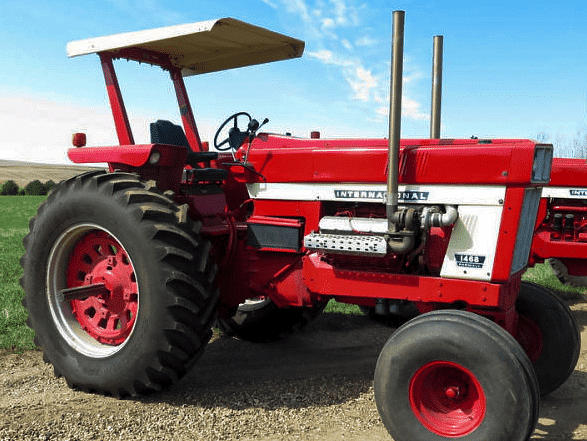 Muscle Tractor International 1468 DV-550 M&W turbo kit 