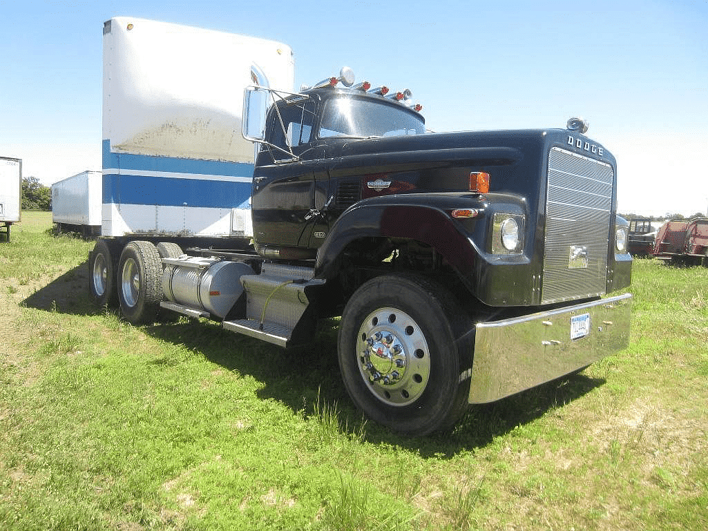 1975 Dodge Bighorn Semi with an 855 Cummins