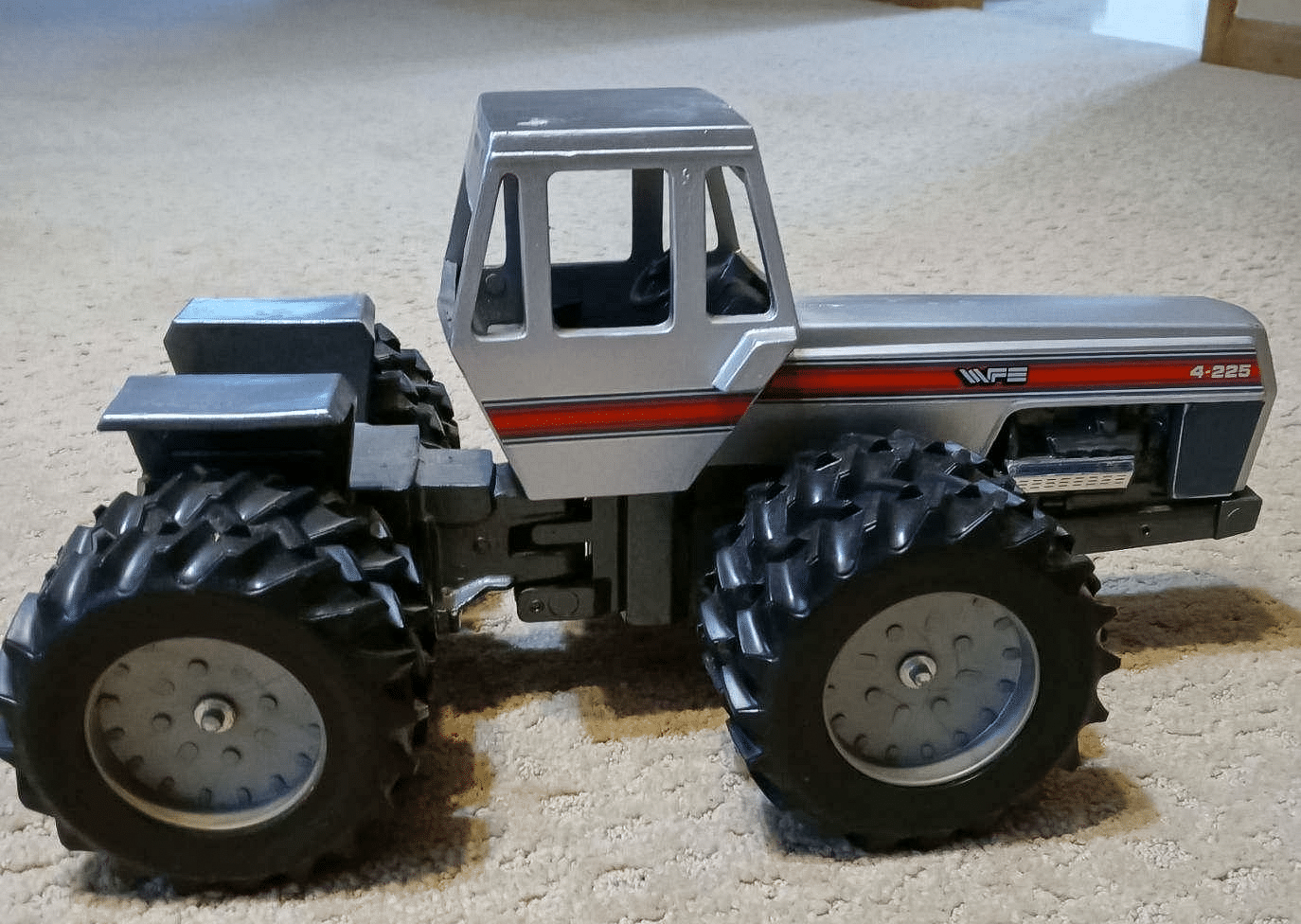 4 225diecast Copy