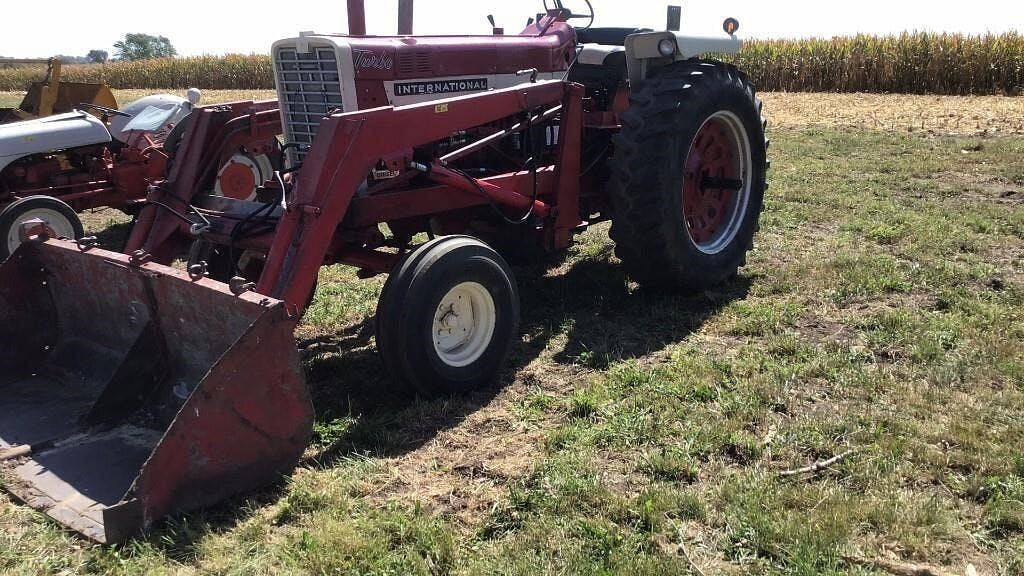 Farmall 1206 at a tractor auction