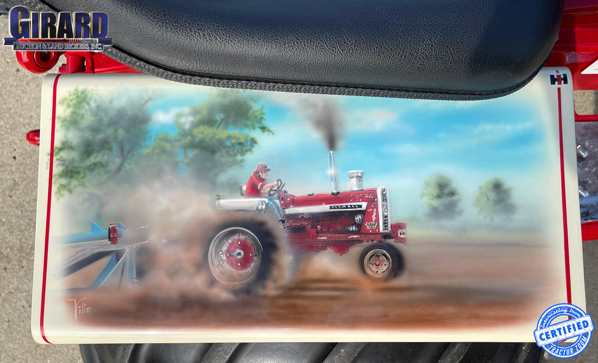 mini farmall 1206 mural by vilio