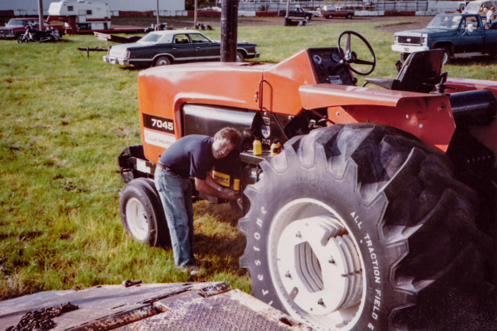 Brad Howell Allis-Chalmers 7045 Super Stock pulling tractor