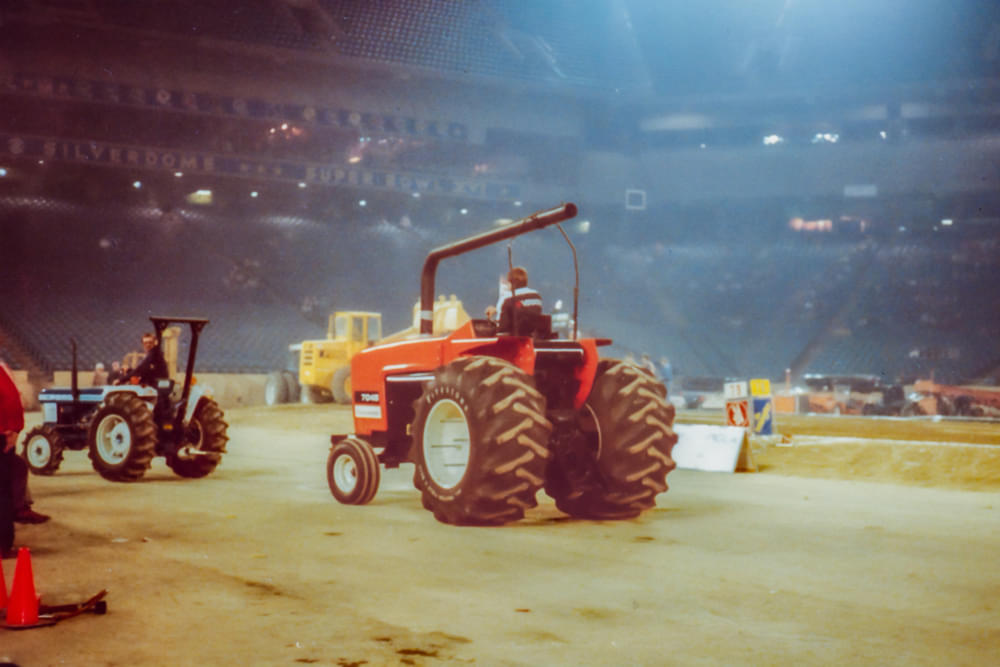 Brad Howell Allis-Chalmers 7045 diesel superstock pulling tractor