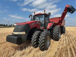 Illinois Case IH 370 Magnum Tractor