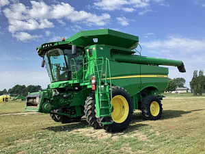 Louisiana John Deere S660 Combine