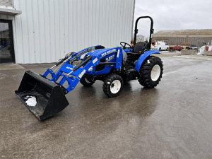 Maine New Holland Boomer 35 Tractor