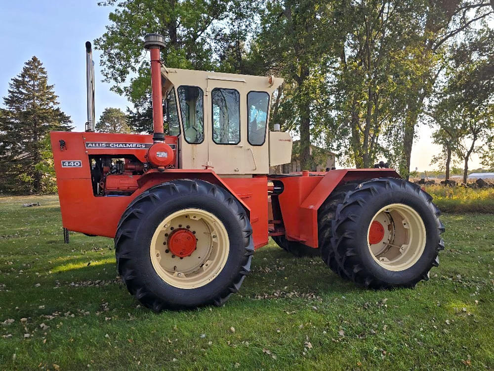 Allis Chalmers 440 at auction