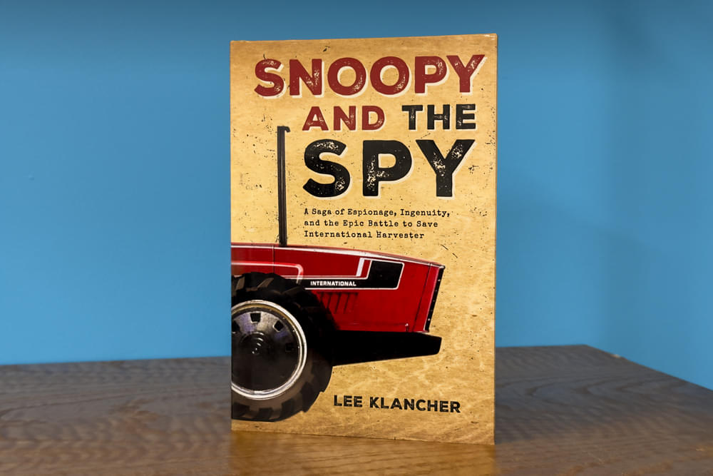 Octane Press Snoopy and the spy