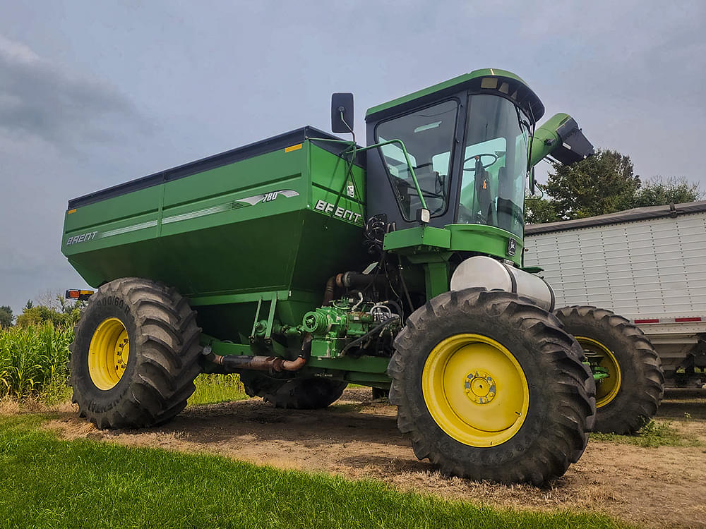 most interesting iron of 2024 - brent 780 self-propelled grain cart - Matt Maring Auction
