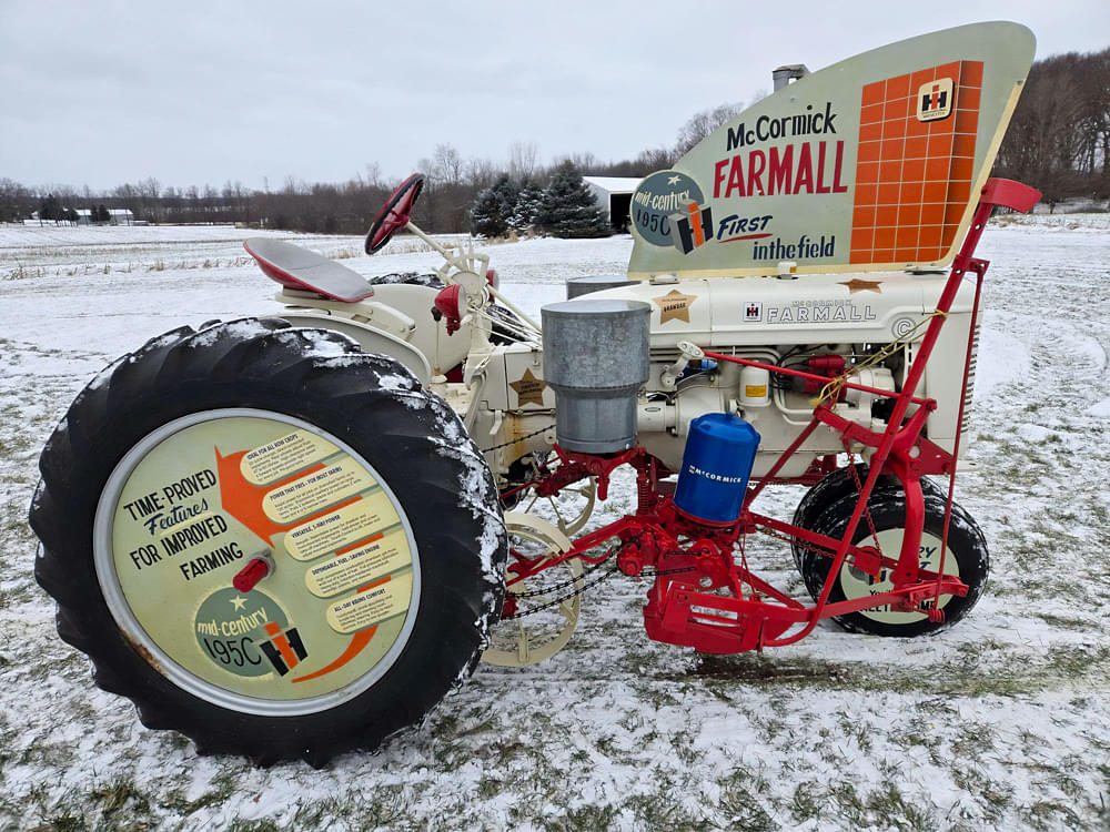 Farmall C Demo 04