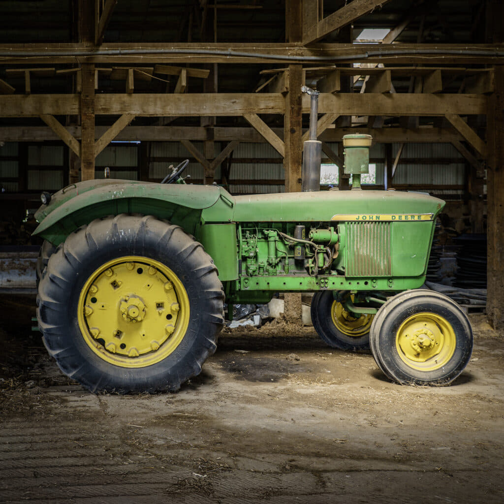 John Deere 4020 in a barn