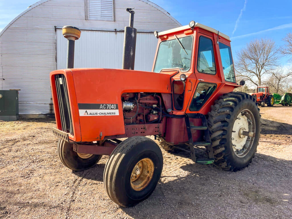 Interesting Iron Allis Chalmers 7040 0002