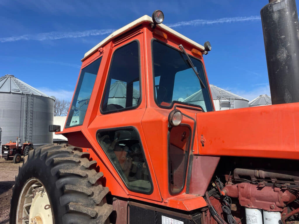 Interesting Iron Allis Chalmers 7040 0005