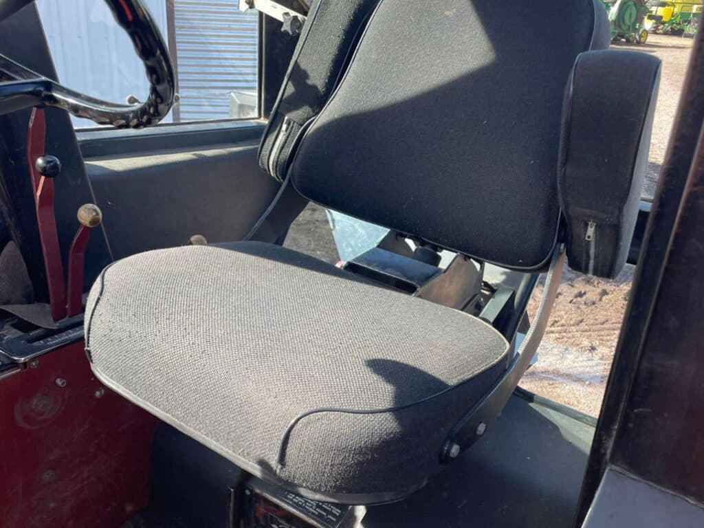 Interesting Iron Allis Chalmers 7040 0007