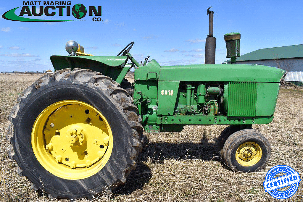 John Deere 4010 at a Matt Maring auction in Wisconsin