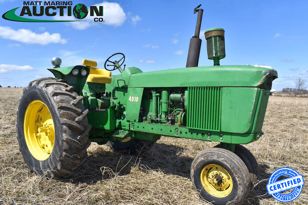 John Deere New Generation tractor at a Matt Maring auction in Wisconsin