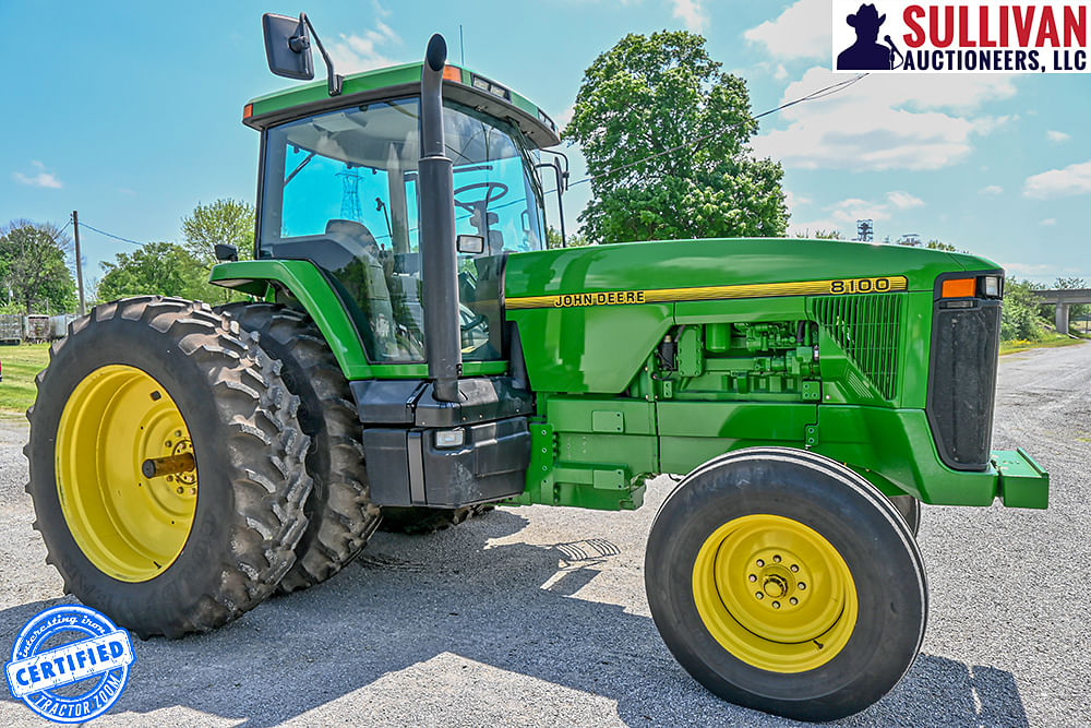 John Deere 8000-series 2WD tractor at Illinois auction
