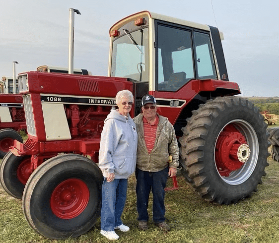 What mattered most: Sam's IH 1086 - Tractor Zoom