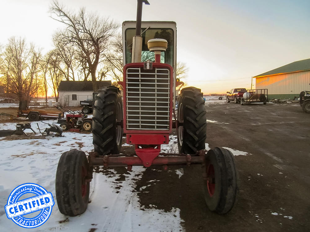 Farmall 856 front view