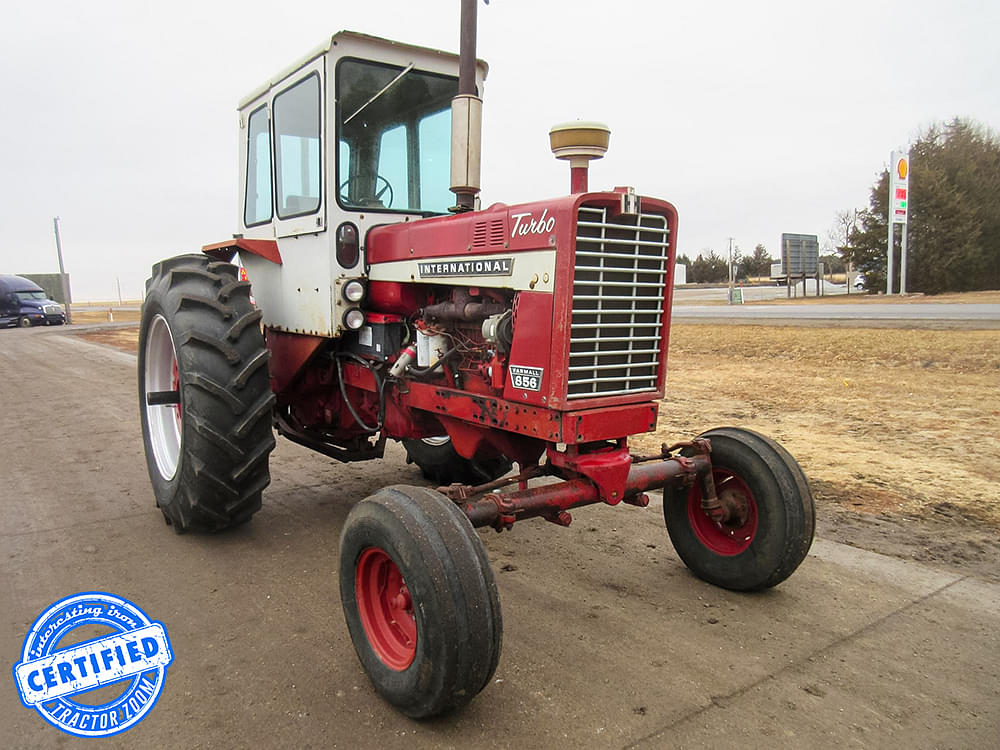 Farmall 856 front view