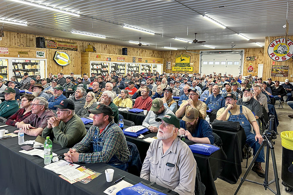 Aumann Vintage Power tractor school crowd