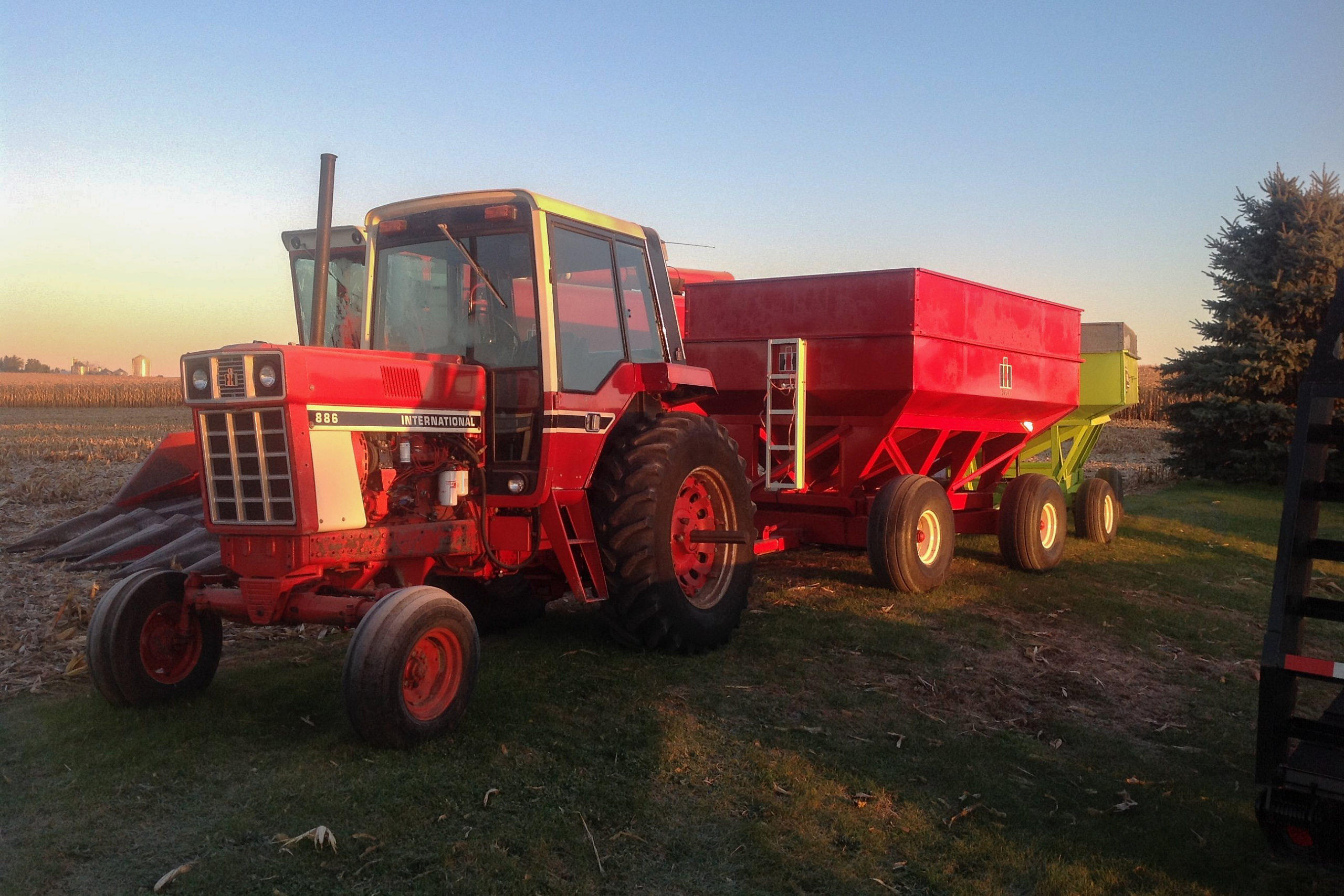 Danny Anderson's 886 Harvest 2018