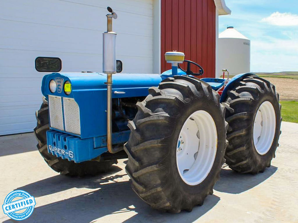 County Super Six on a SD collector tractor auction