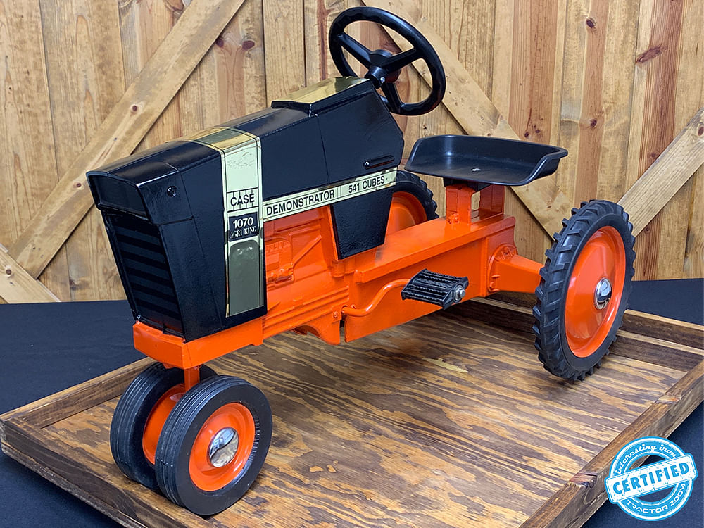 Aumann Vintage Power: Case 1070 Black Knight pedal tractor